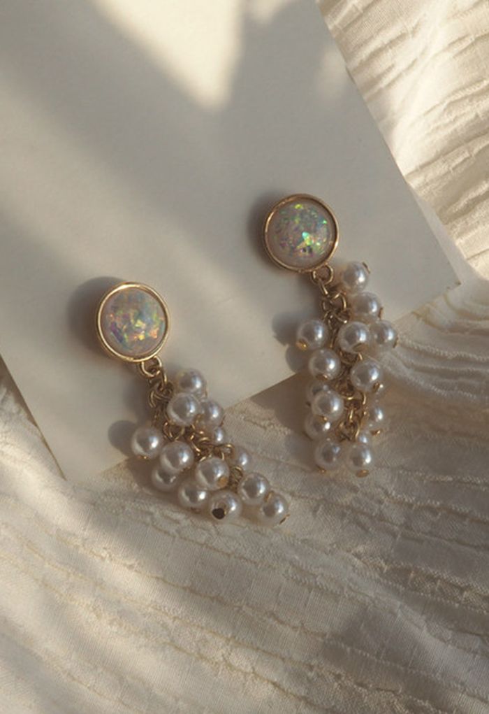 Pendientes de perlas brillantes con forma de uva