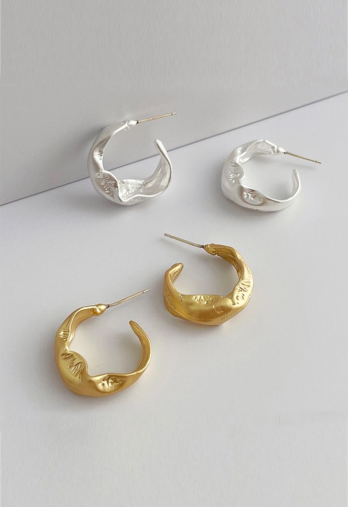 Aretes en relieve de forma irregular