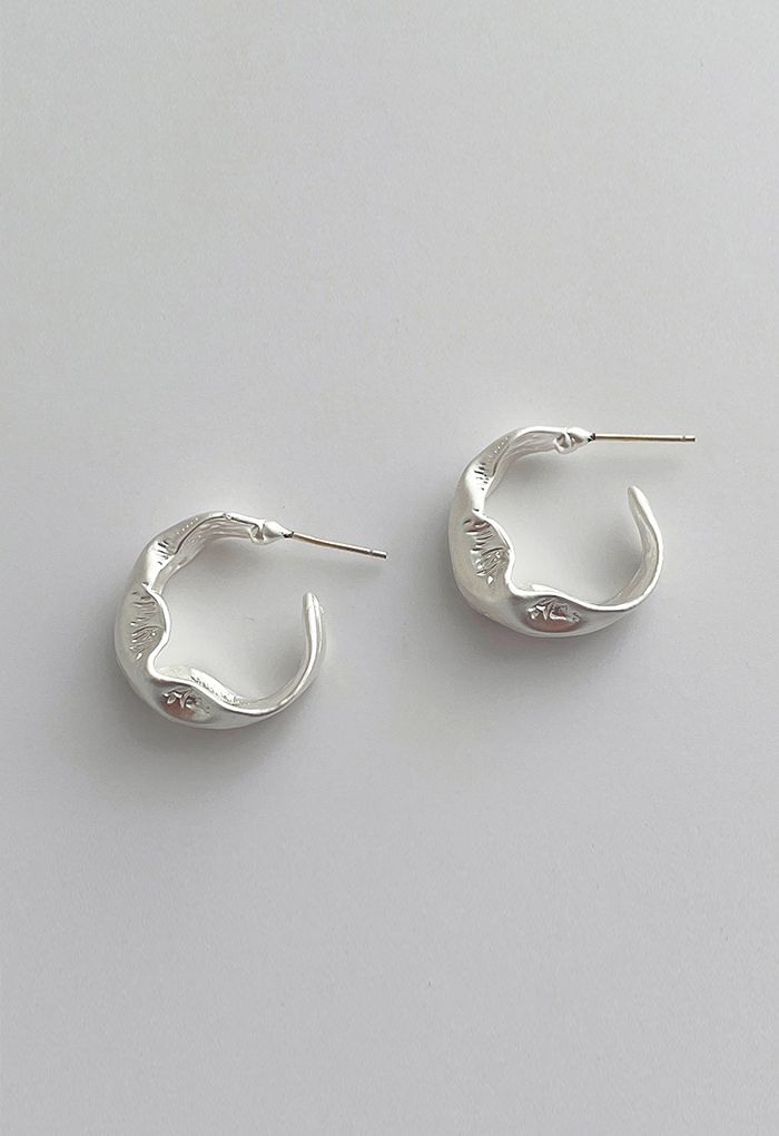 Aretes en relieve de forma irregular