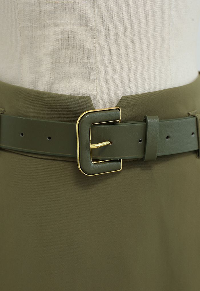 Falda midi con cinturón y bolsillos delanteros en verde militar