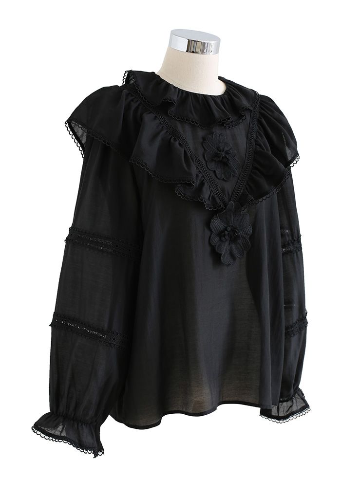 Camisa bordada floral con cuello de muñeca en capas en negro
