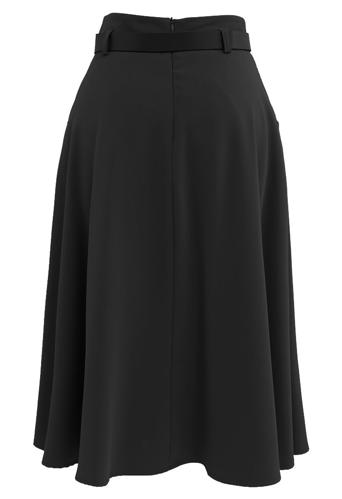 Falda midi con cinturón y bolsillos delanteros en negro