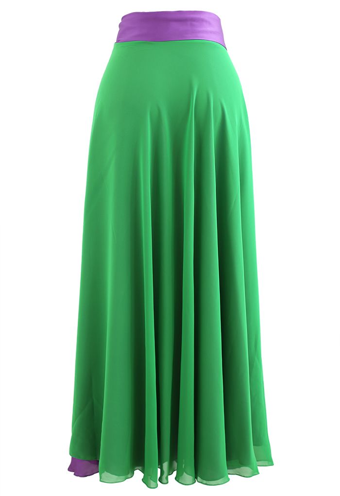 Falda larga cruzada empalmada con cintura anudada en verde
