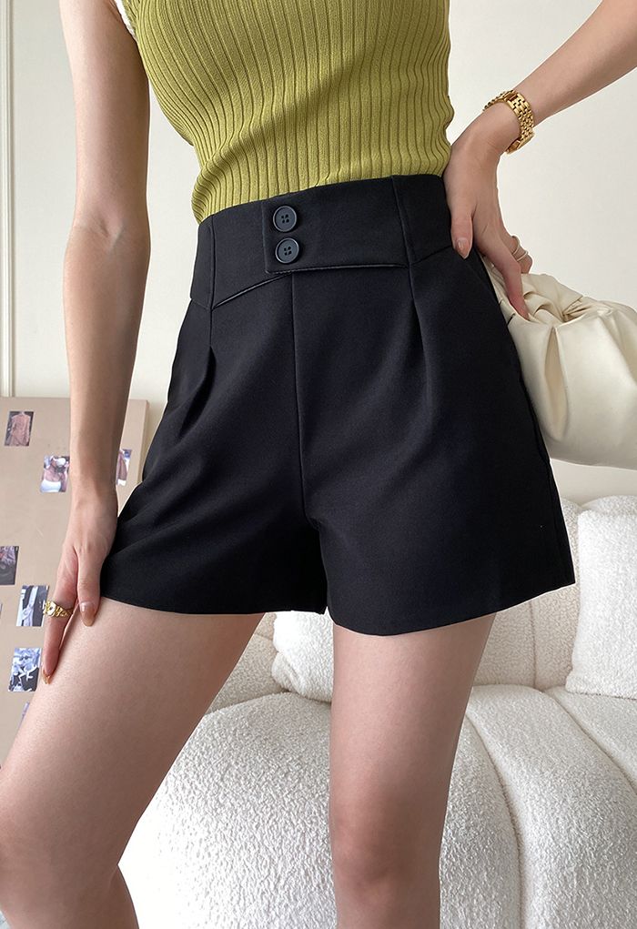 Shorts de cintura alta con botones en negro
