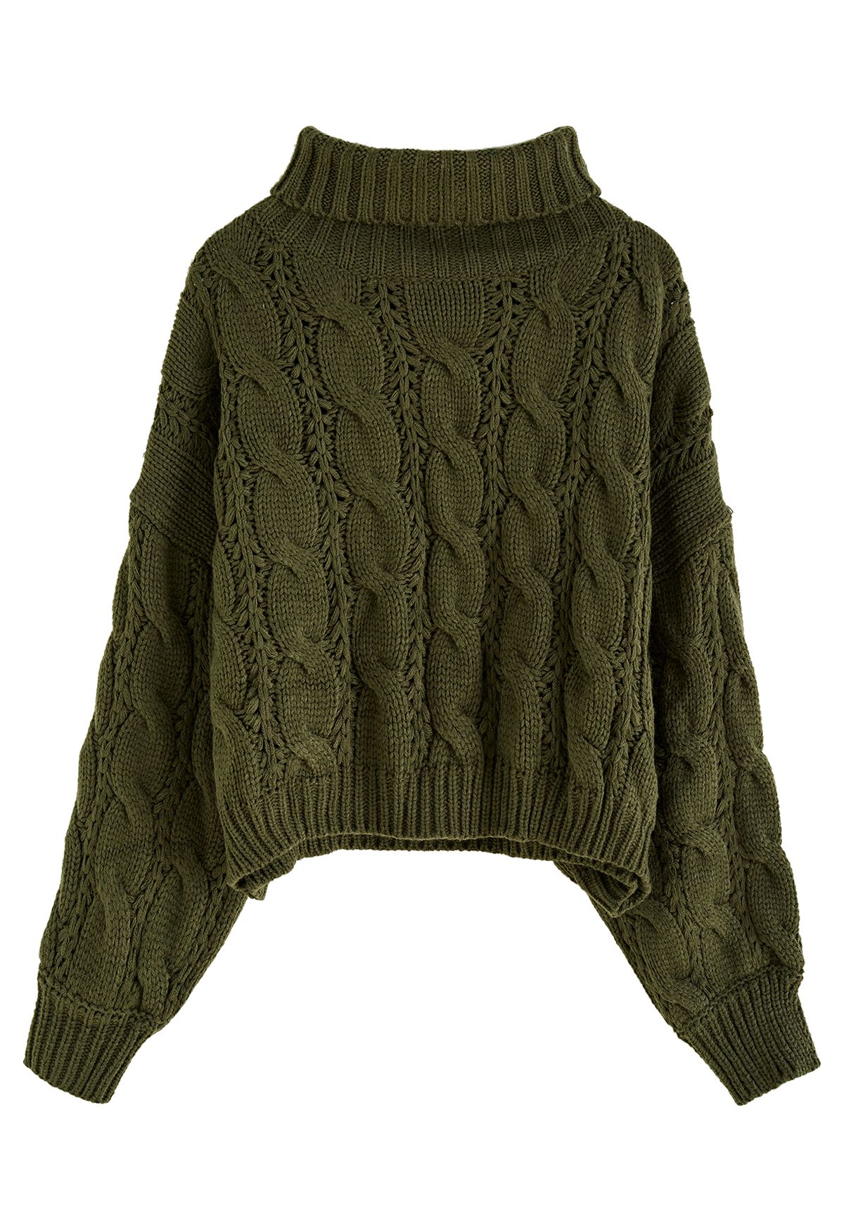 Suéter corto de punto trenzado con cuello alto en verde militar