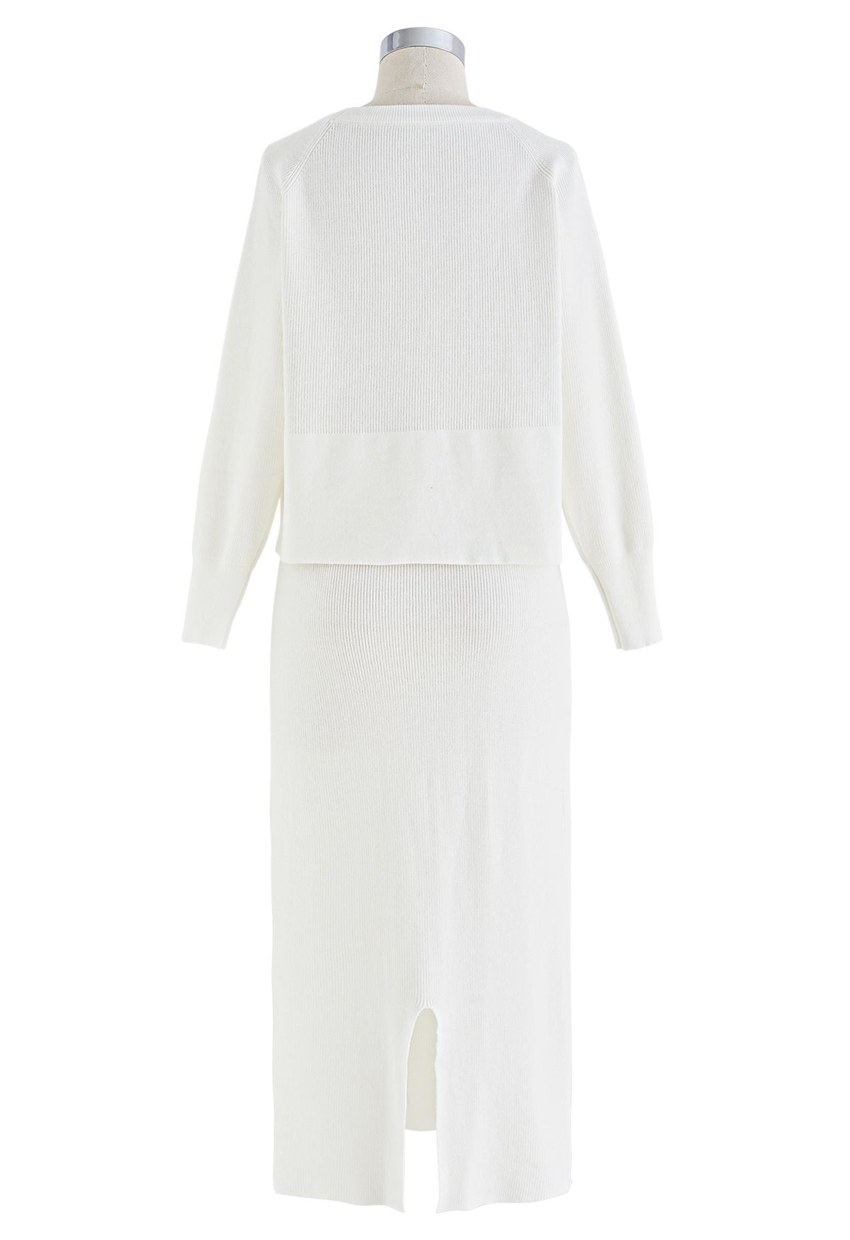 Cómodo conjunto de blusa de punto acanalado y falda midi en blanco