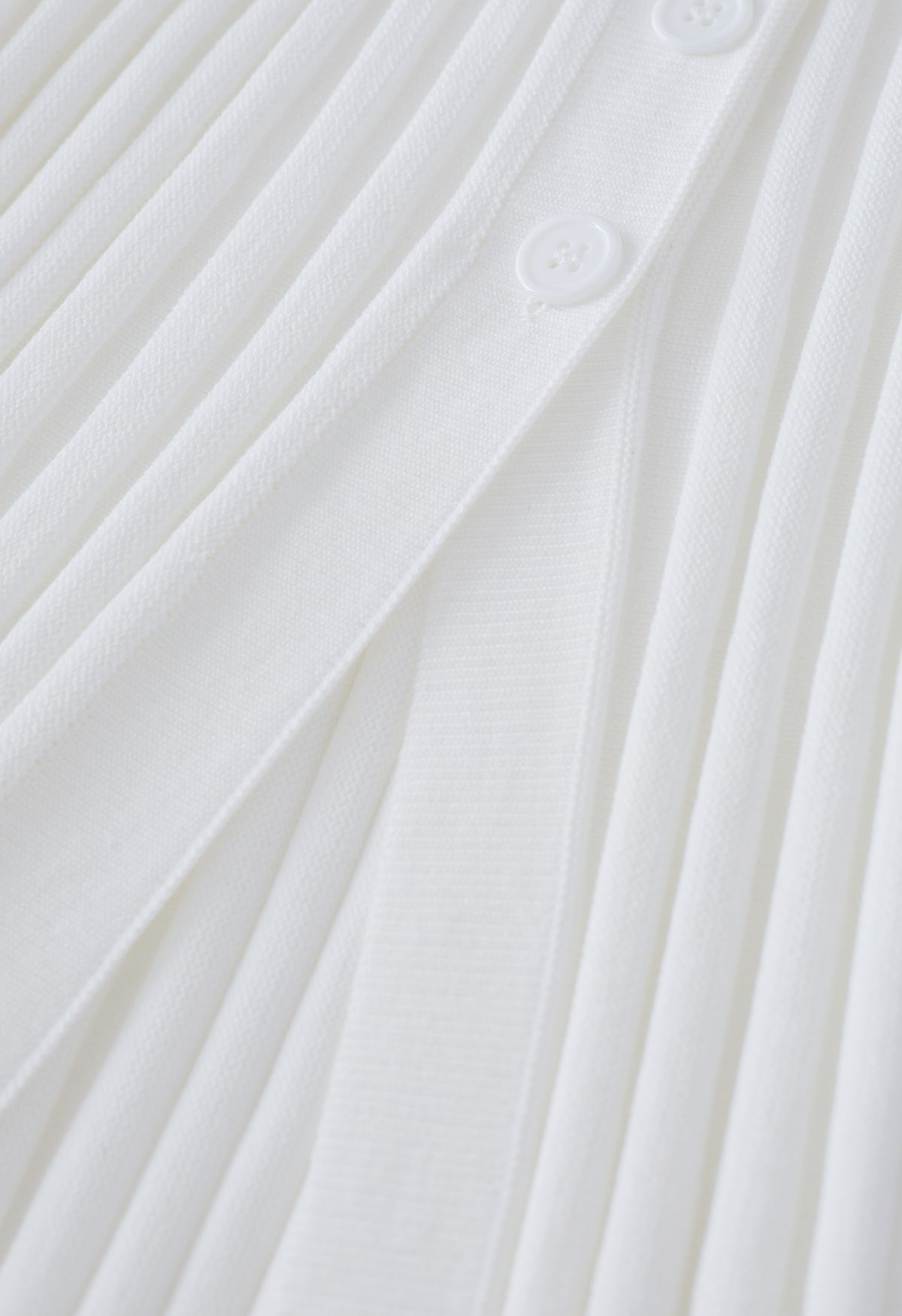 Falda de punto acanalado con abertura frontal abotonada en blanco