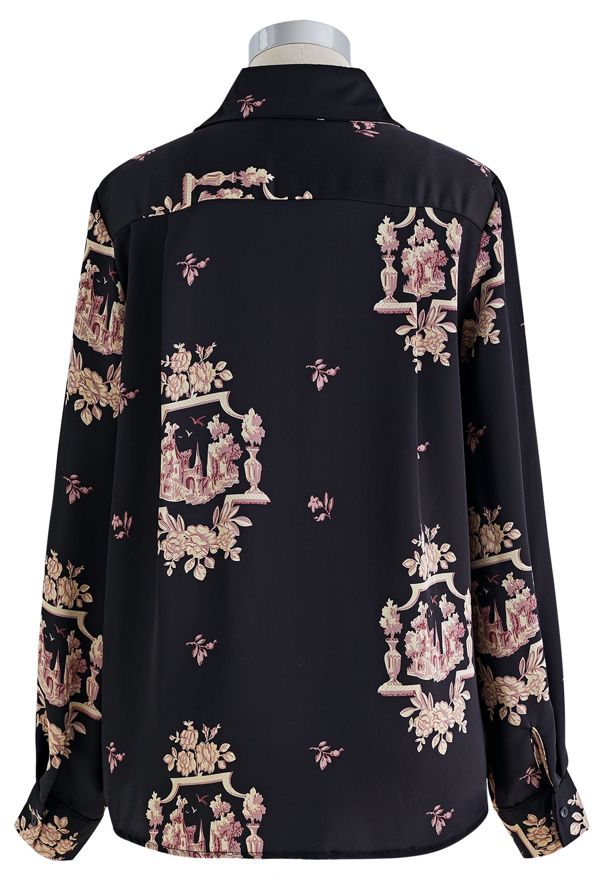 Camisa con botones de satén con estampado floral de castillo en negro