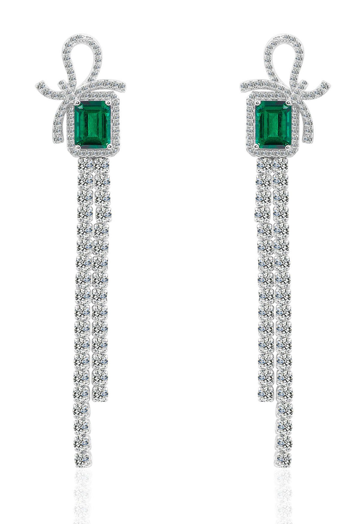 Aretes colgantes de diamantes con gema de talla esmeralda
