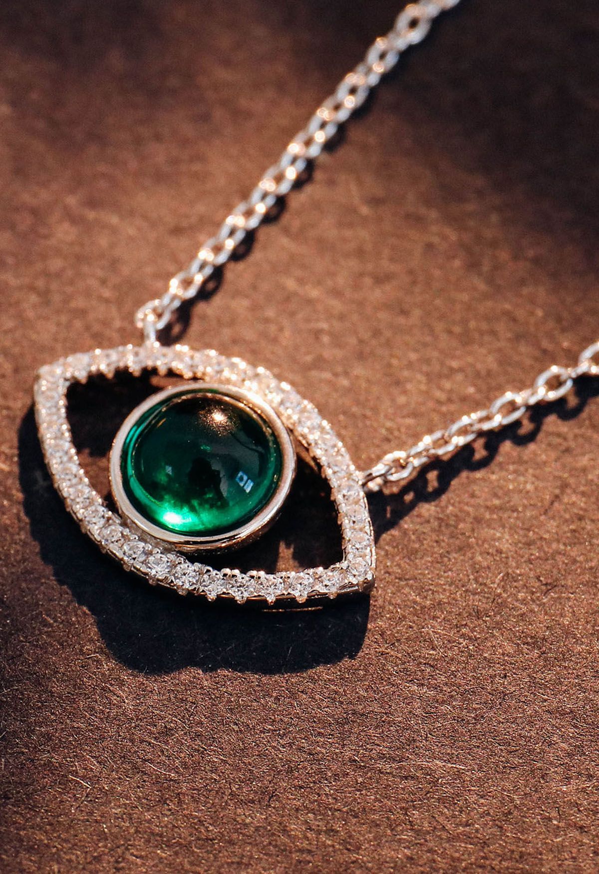 Collar de gemas de esmeralda con forma de marquesa