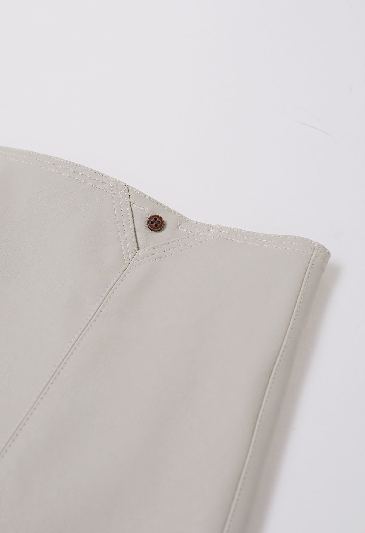 Minifalda de piel sintética con botones en marfil