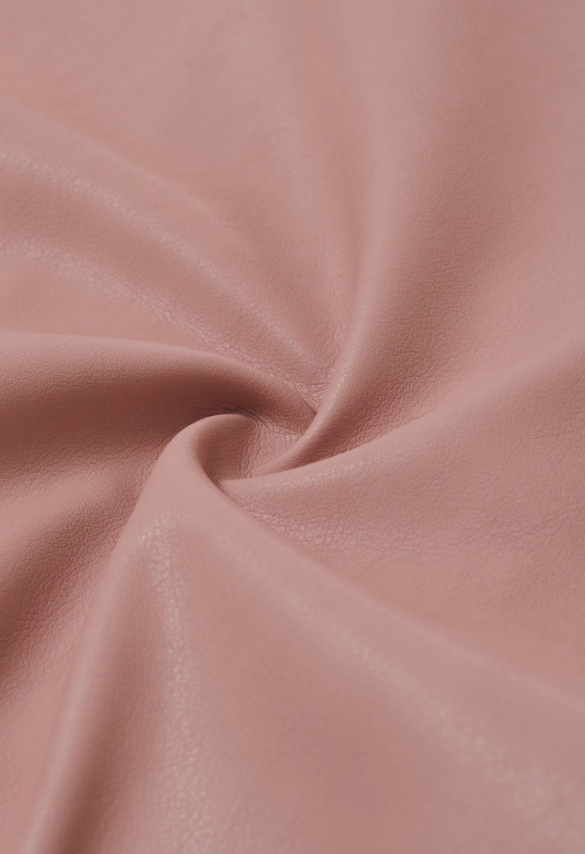 Chaqueta de piel sintética con cremallera diagonal en rosa