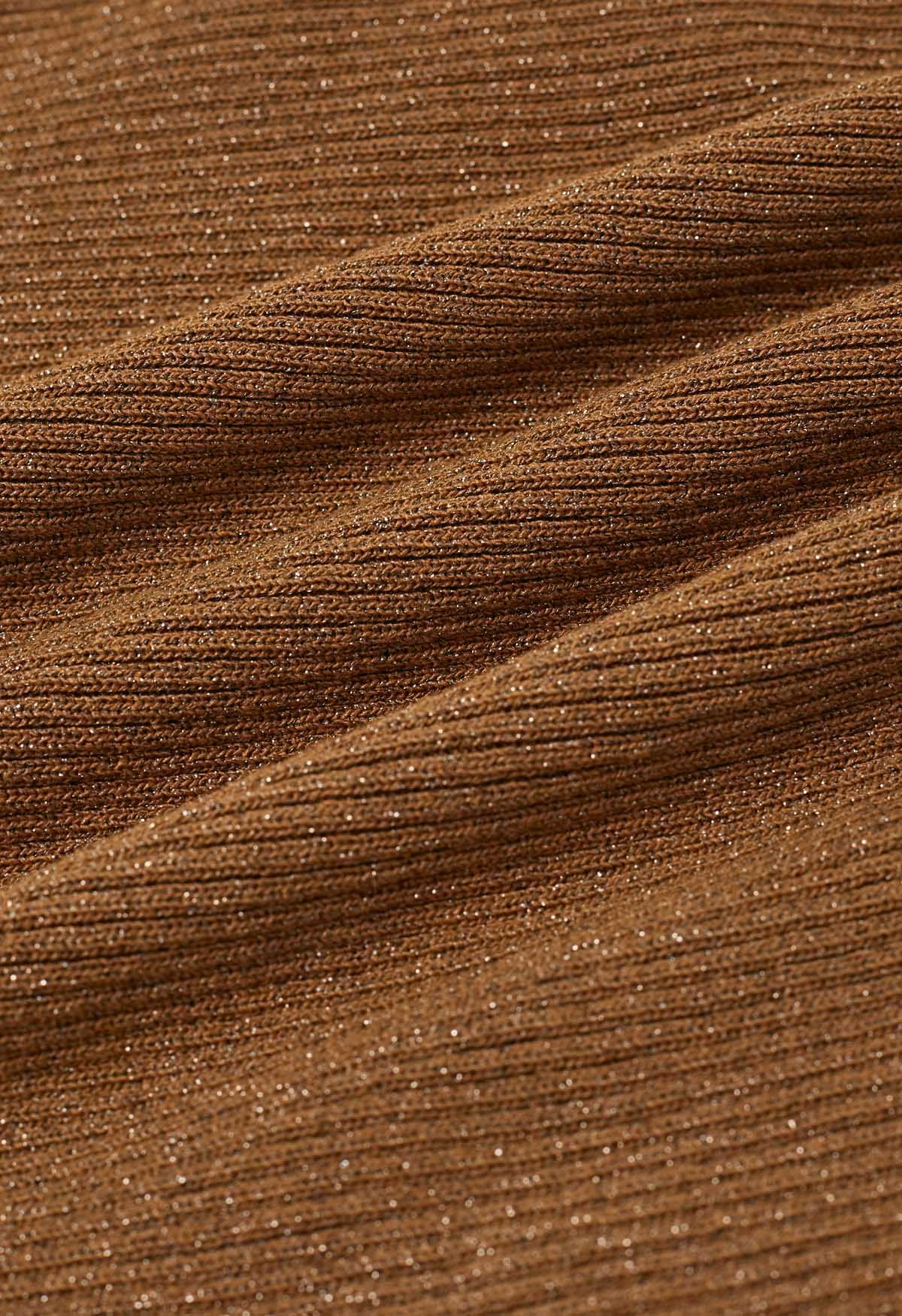 Top de punto con mangas abullonadas y cuello cuadrado con cuentas en color caramelo
