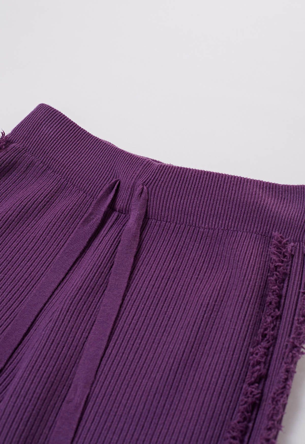 Pantalones de punto de pierna recta con ribete de borla lateral en morado