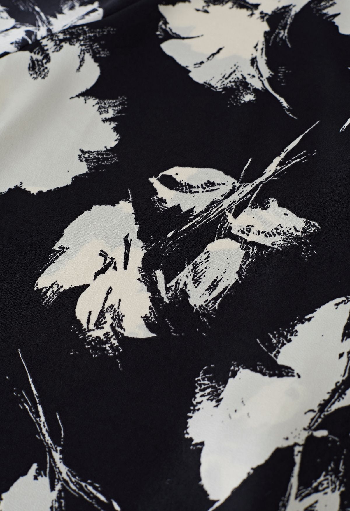 Camisa de satén con manga farol floral Ink en negro