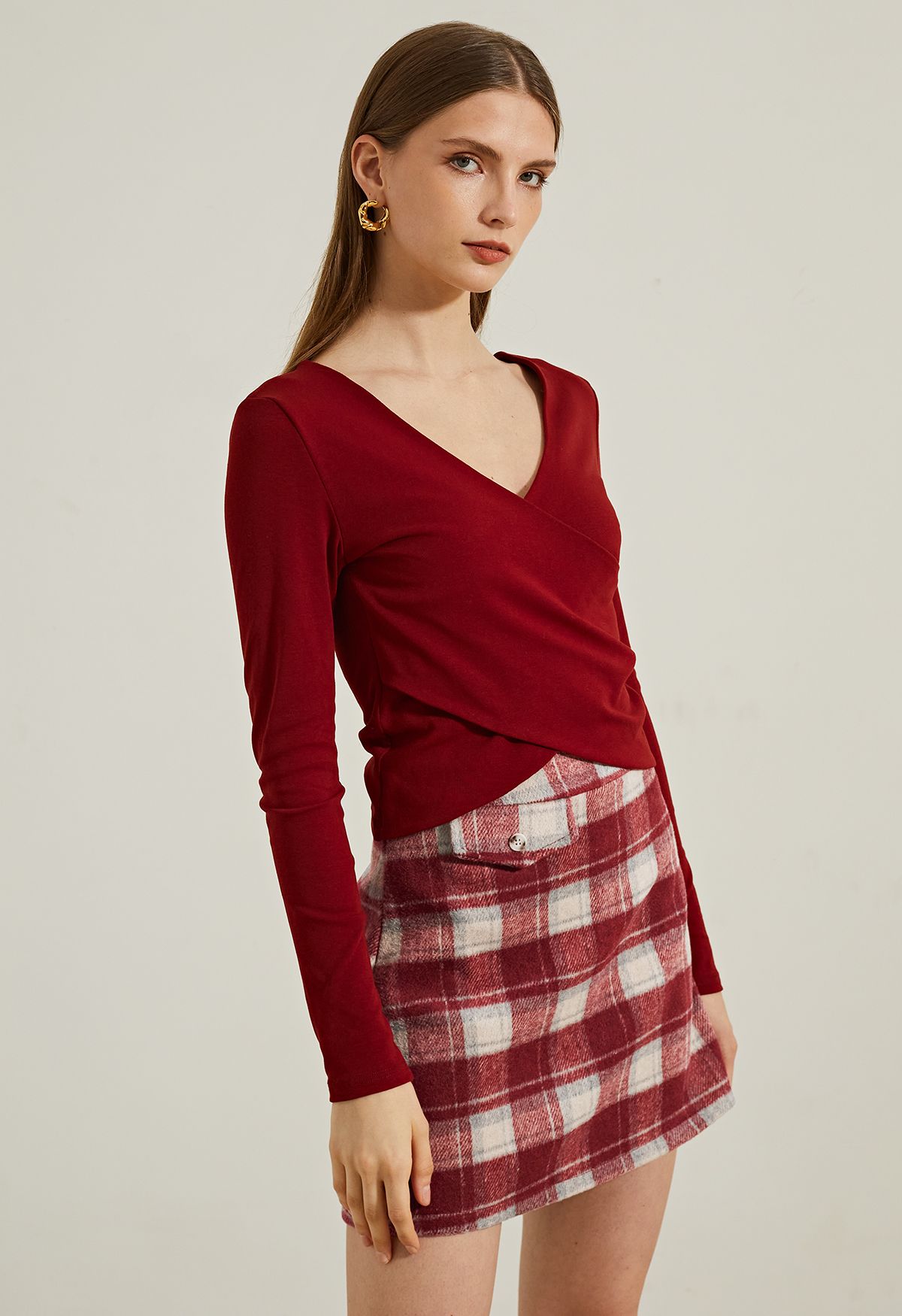 Minifalda Bud con bolsillo con solapa falsa a cuadros en rojo