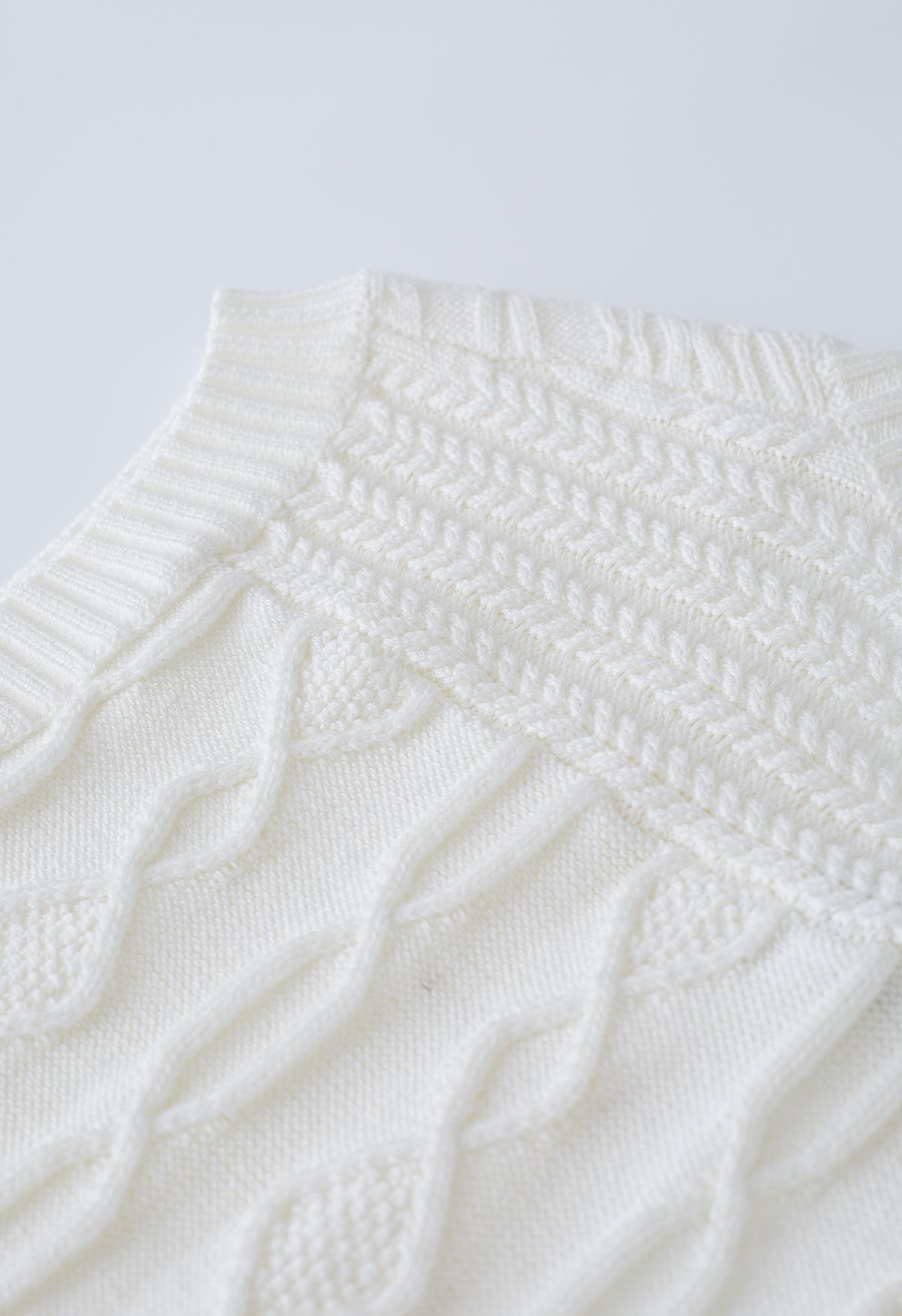 Entrañable Chaleco Textura Trenza en Blanco