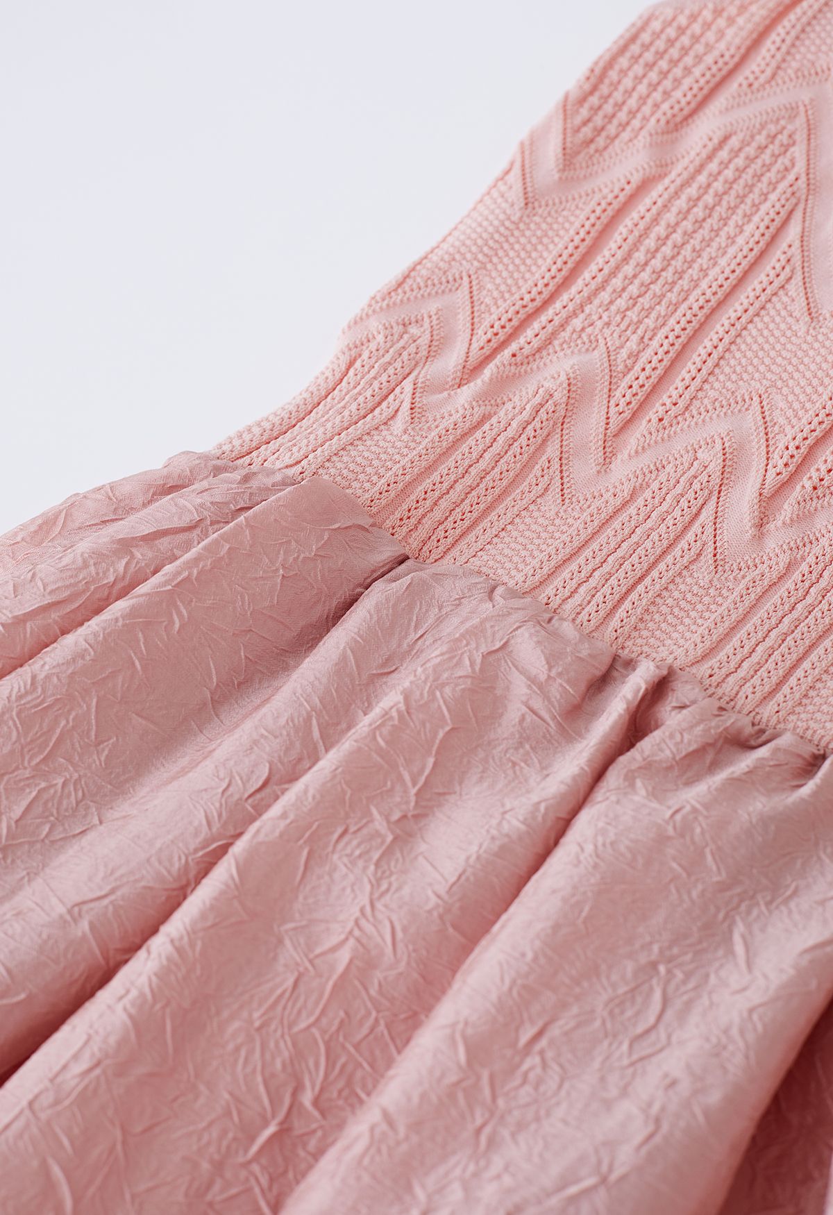 Vestido sin mangas con textura de empalme de punto en rosa