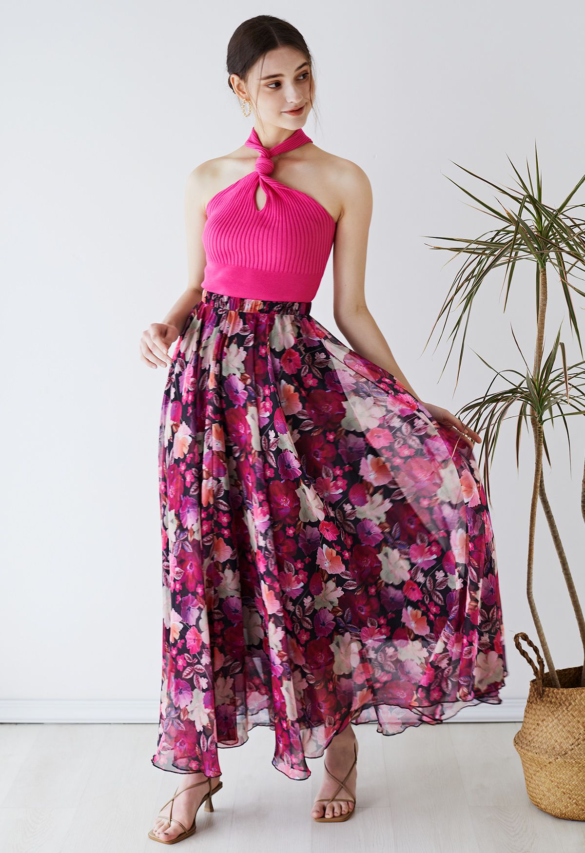 Falda larga de gasa floral rosa vibrante
