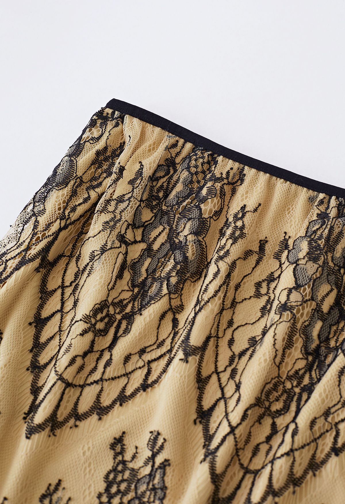 Exquisita falda de encaje bordado