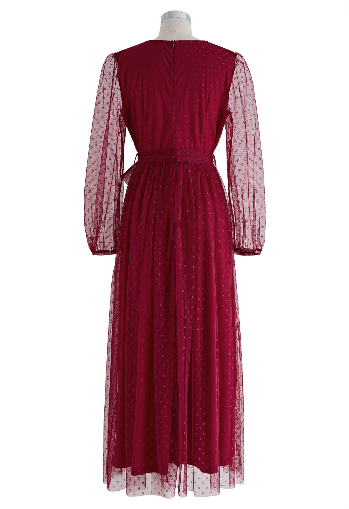 Precioso vestido largo de malla con puntos en rojo
