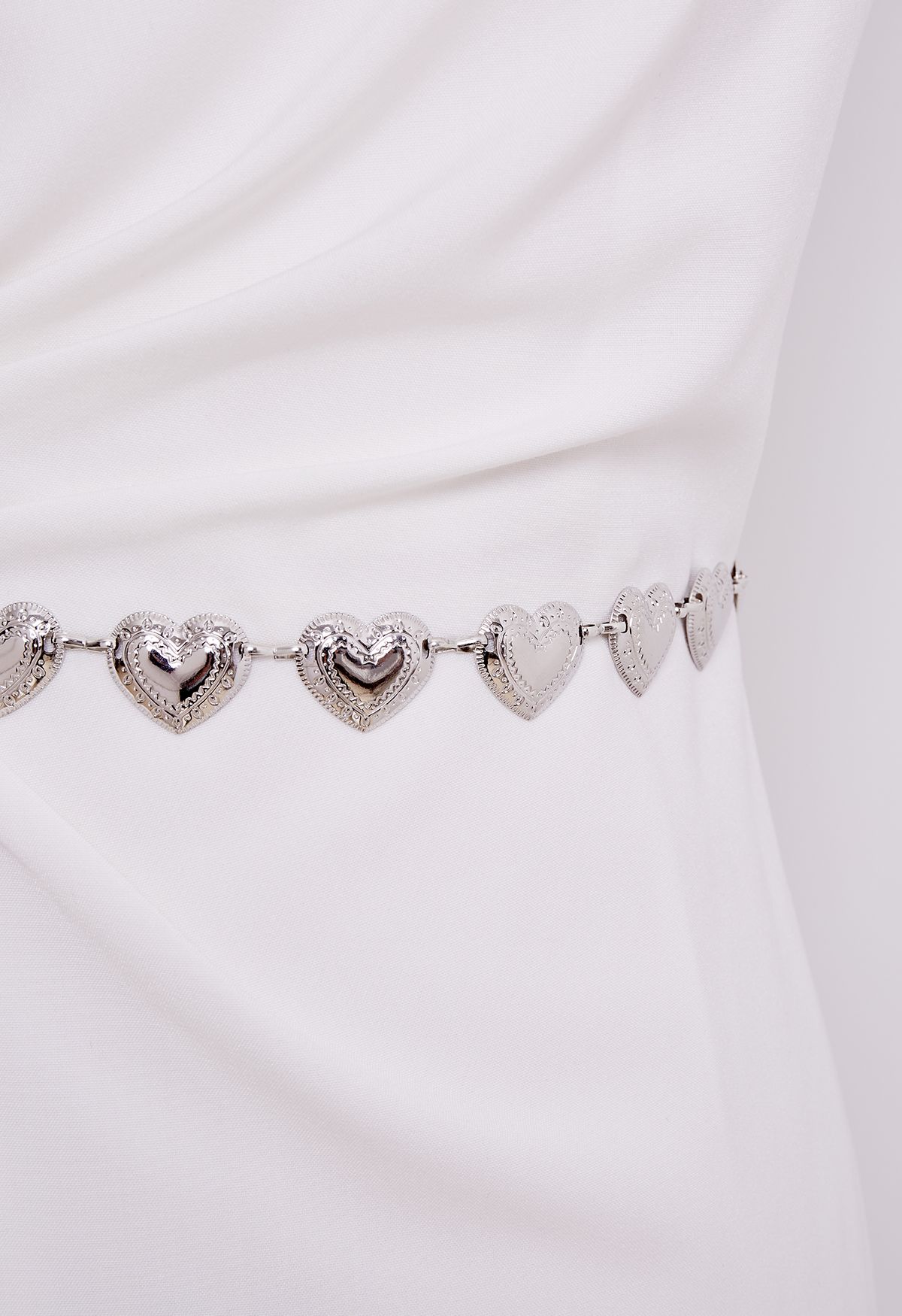 Cinturón de cadena de corazón de plata grabado