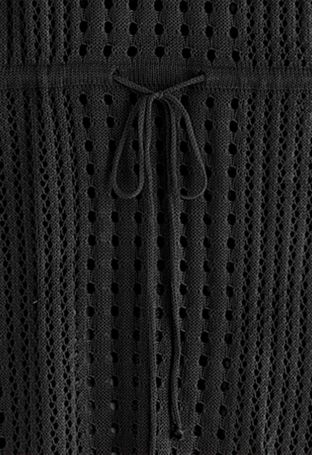 Cubierta hueca con abertura lateral en negro