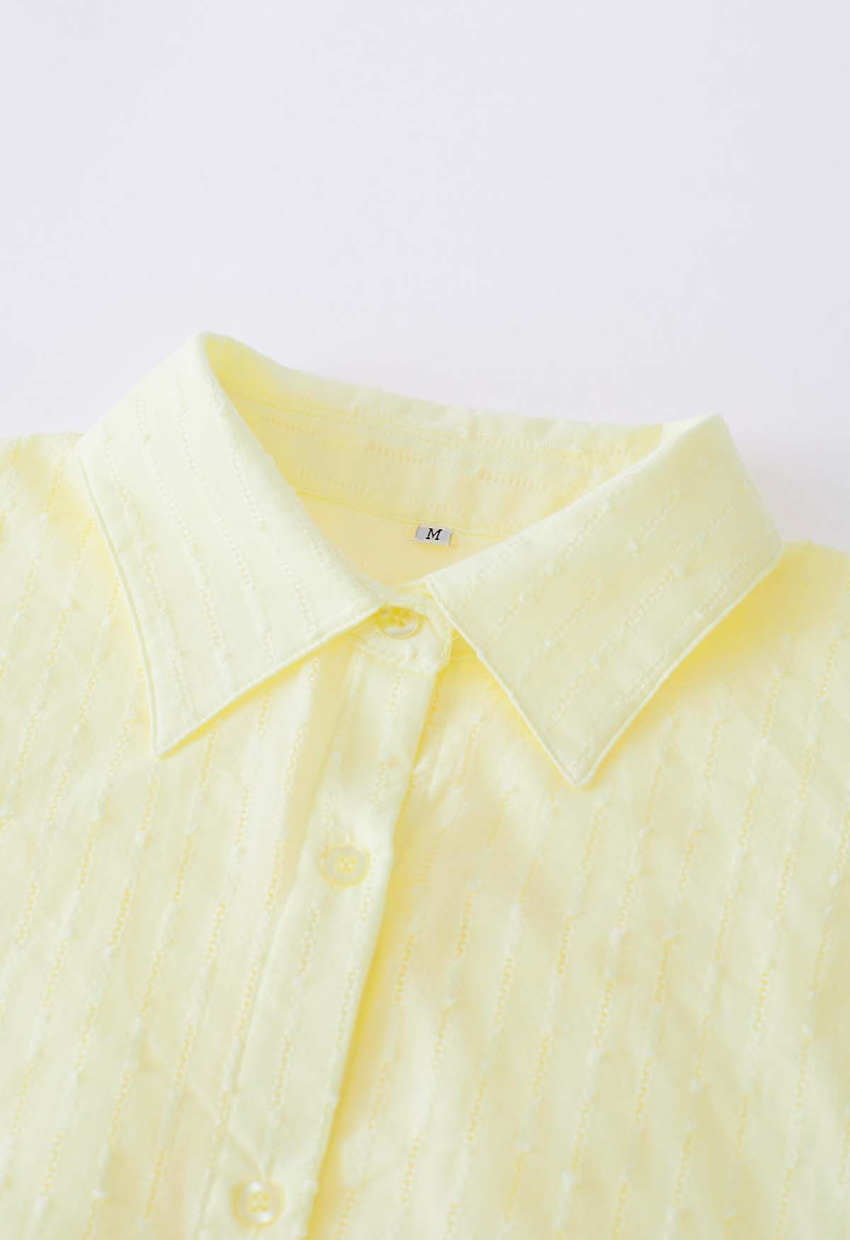Conjunto de camisa extragrande con ojales y pantalones cortos Laid Back en amarillo