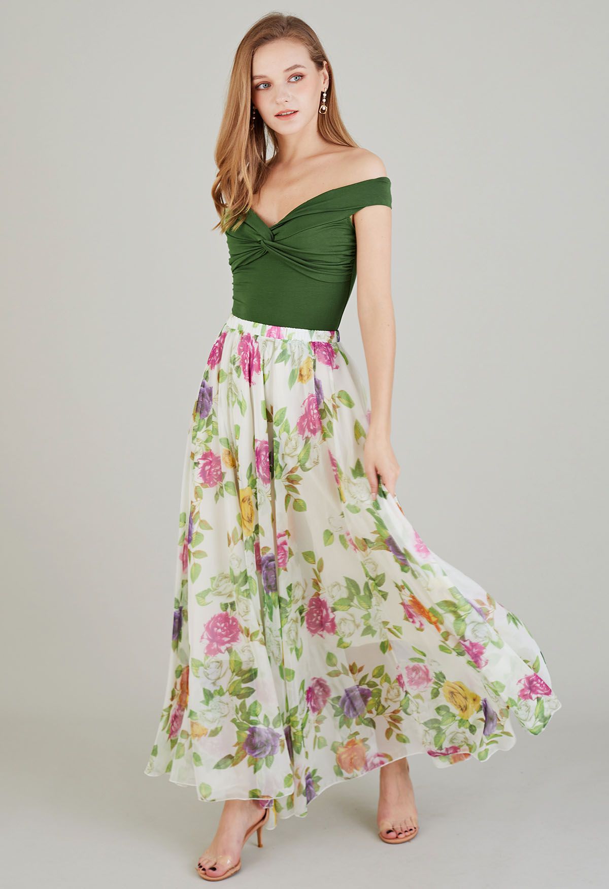 Falda larga de gasa con estampado floral refrescante