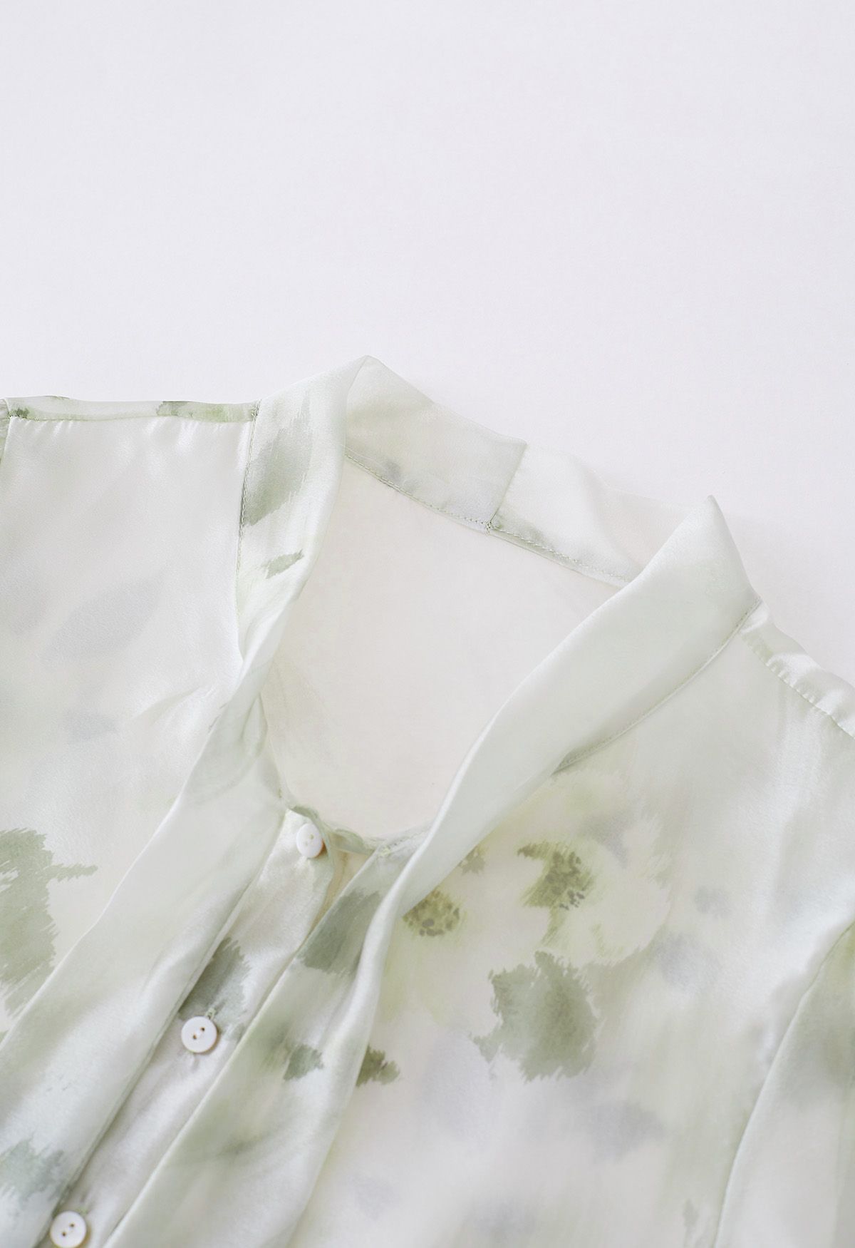 Camisa transparente con lazo floral de acuarela en verde
