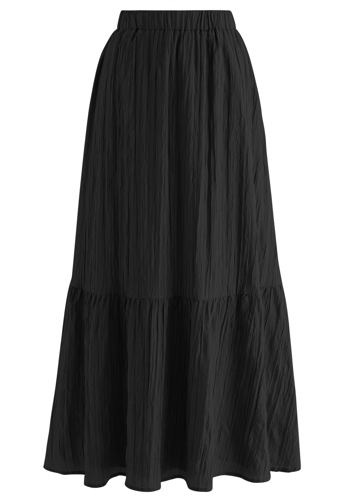 Conjunto de top halter a rayas y falda larga con volantes en negro