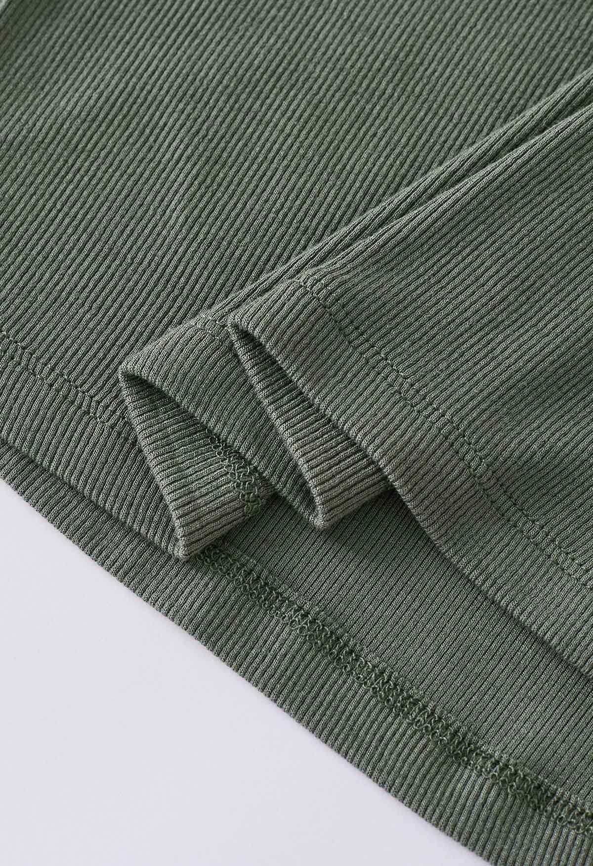 Top corto de algodón con cuello redondo elegante en verde oliva