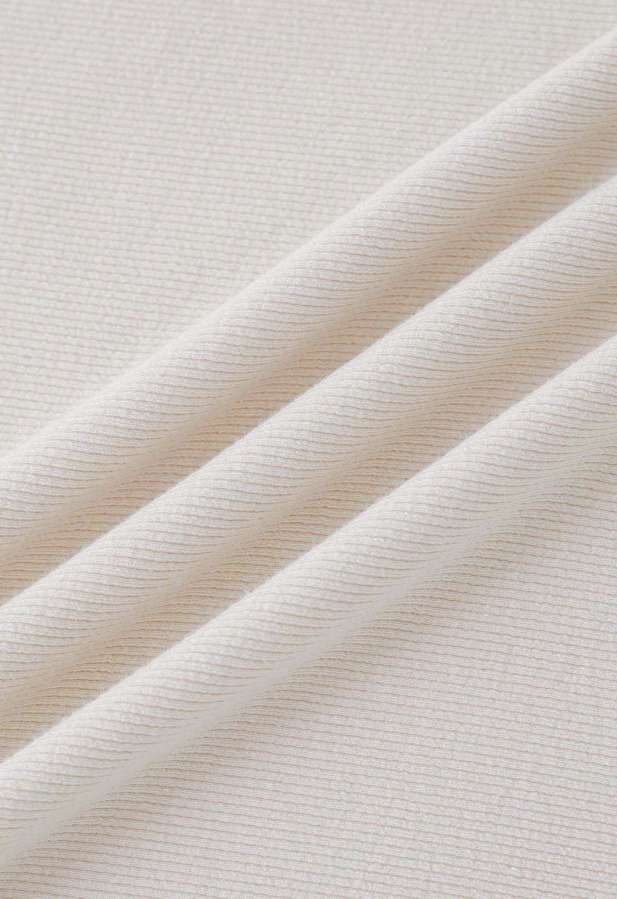 Top corto de algodón con cuello redondo elegante en color crema