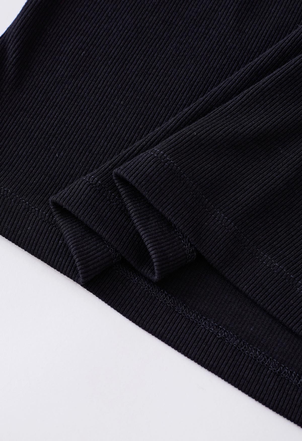 Top corto de algodón con cuello redondo elegante en negro