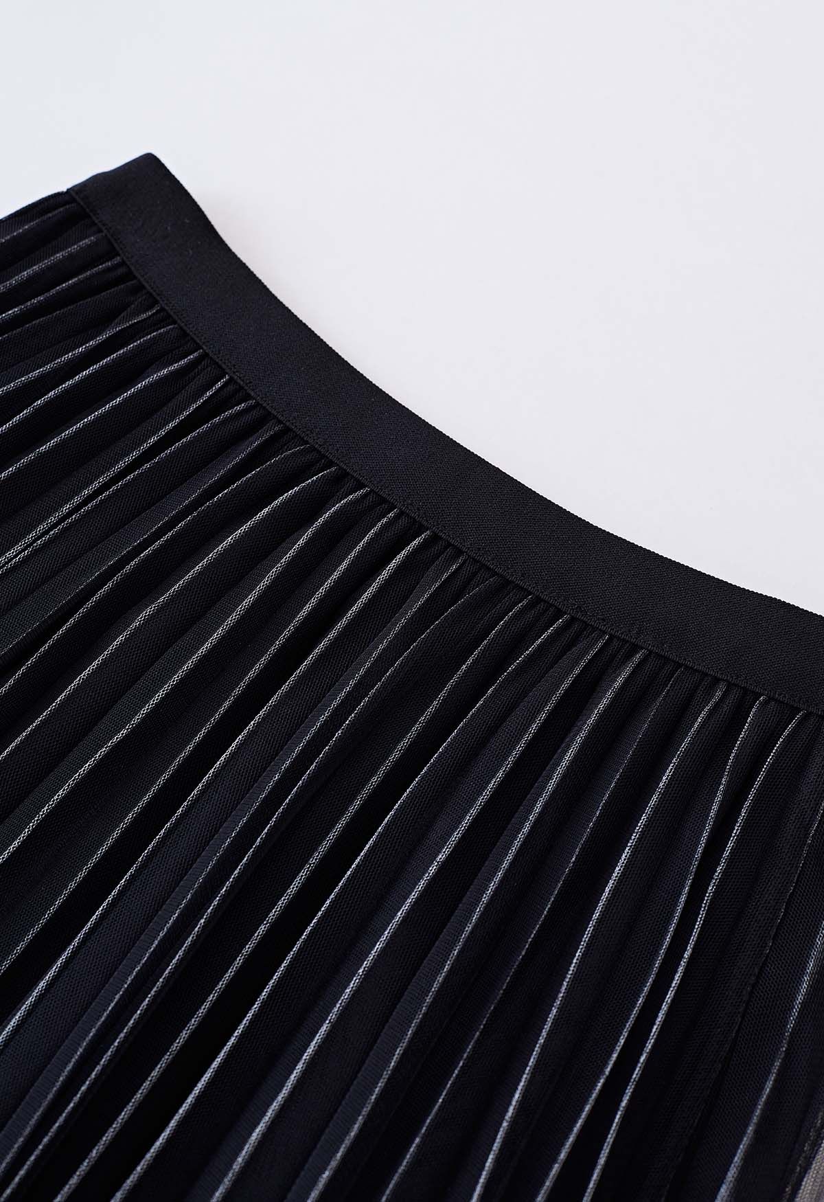 Falda midi de tul de malla plisada con líneas en contraste en negro