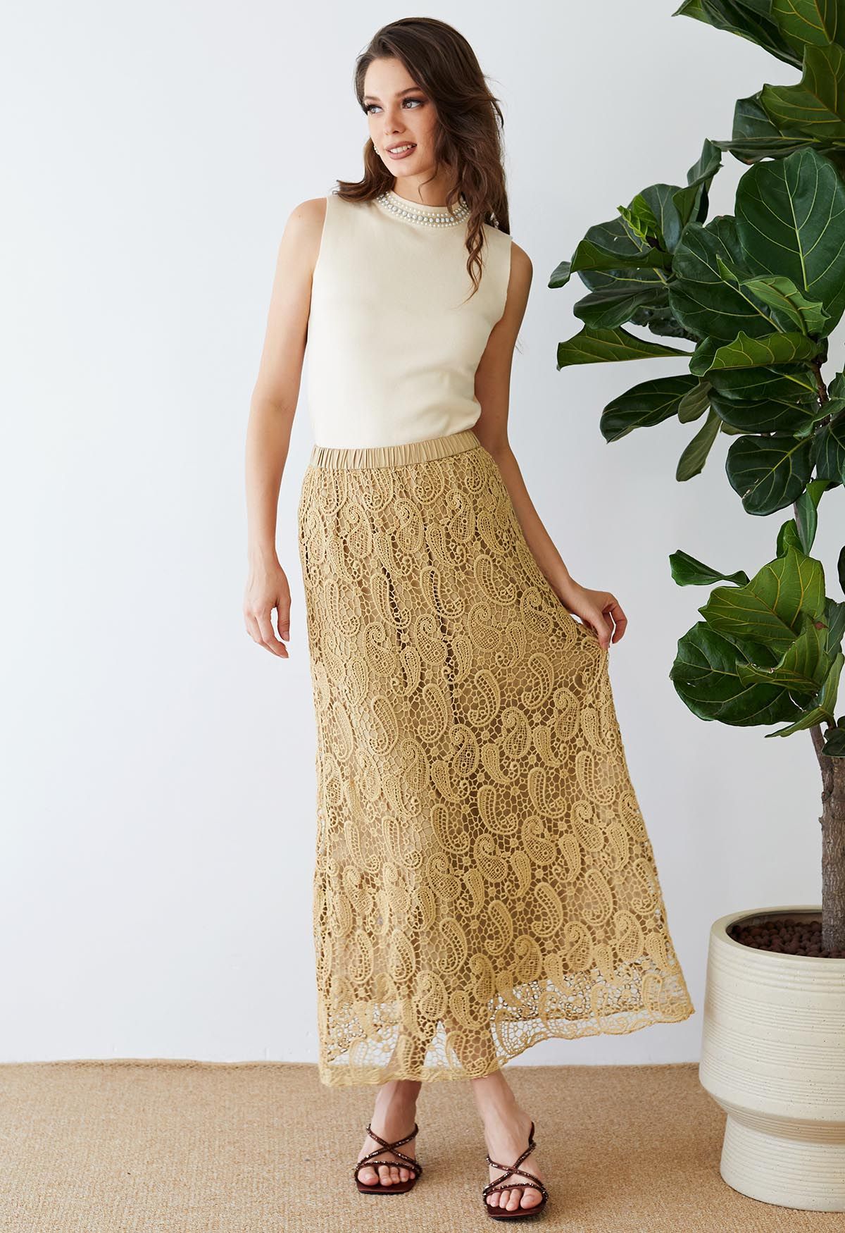 Falda larga de encaje Paisley Cutwork en Tan