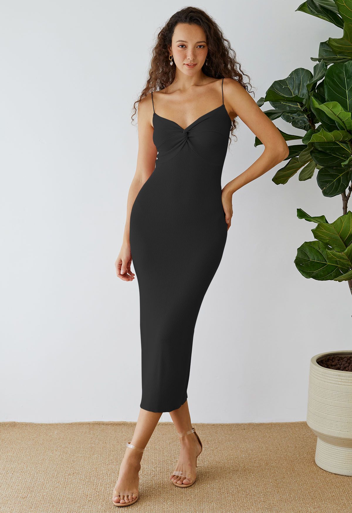 VESTIDO DE CAMISAS DE PUNTO Y CUERPO CON PARTE DELANTERA EN NEGRO