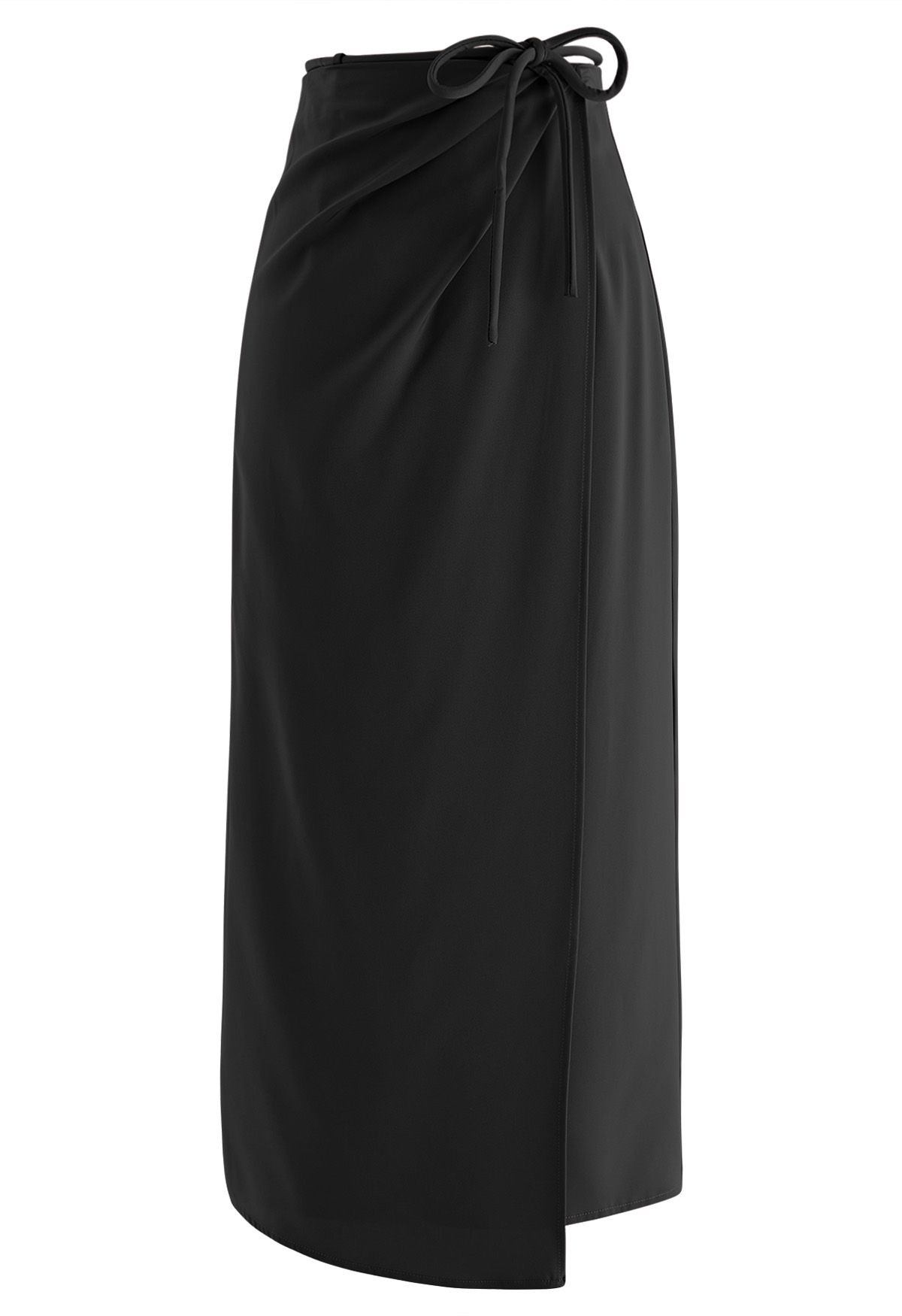 Falda midi de satén con solapa asimétrica y cintura anudada en negro
