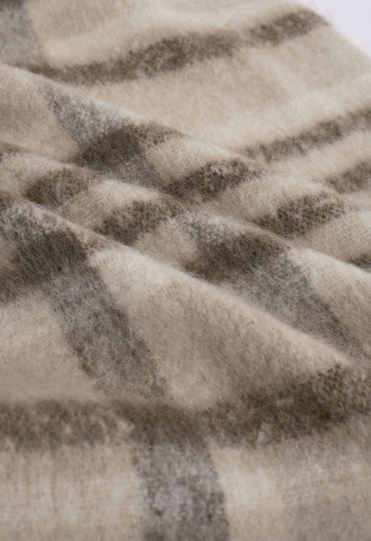Bufanda Fuzzy Mohair Plaid Pattern en color crema