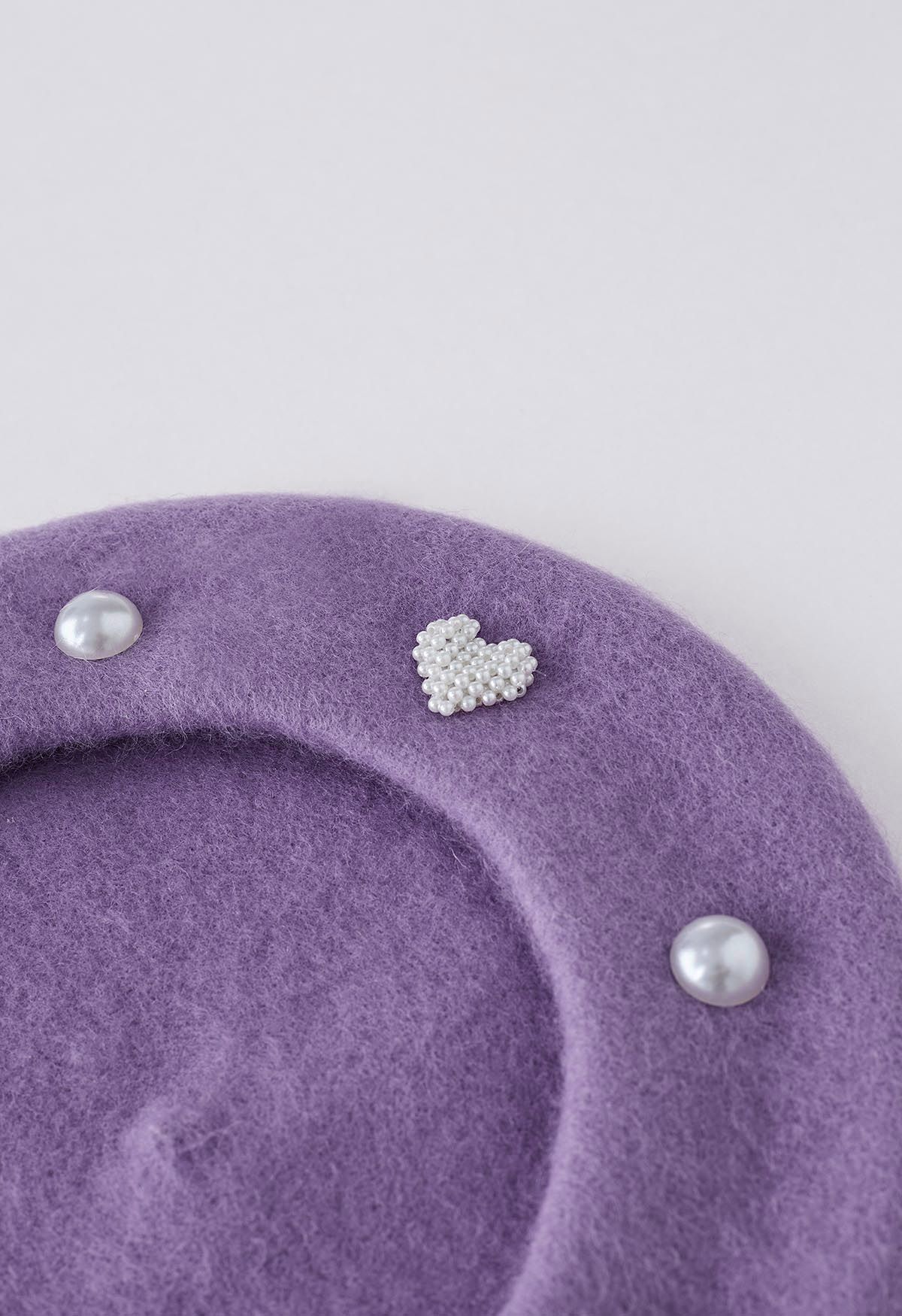 Boina perlada con decoración de diamantes de imitación en lila