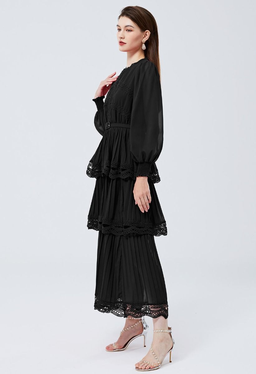 Vestido largo de gasa con pliegues y encaje de croché en negro