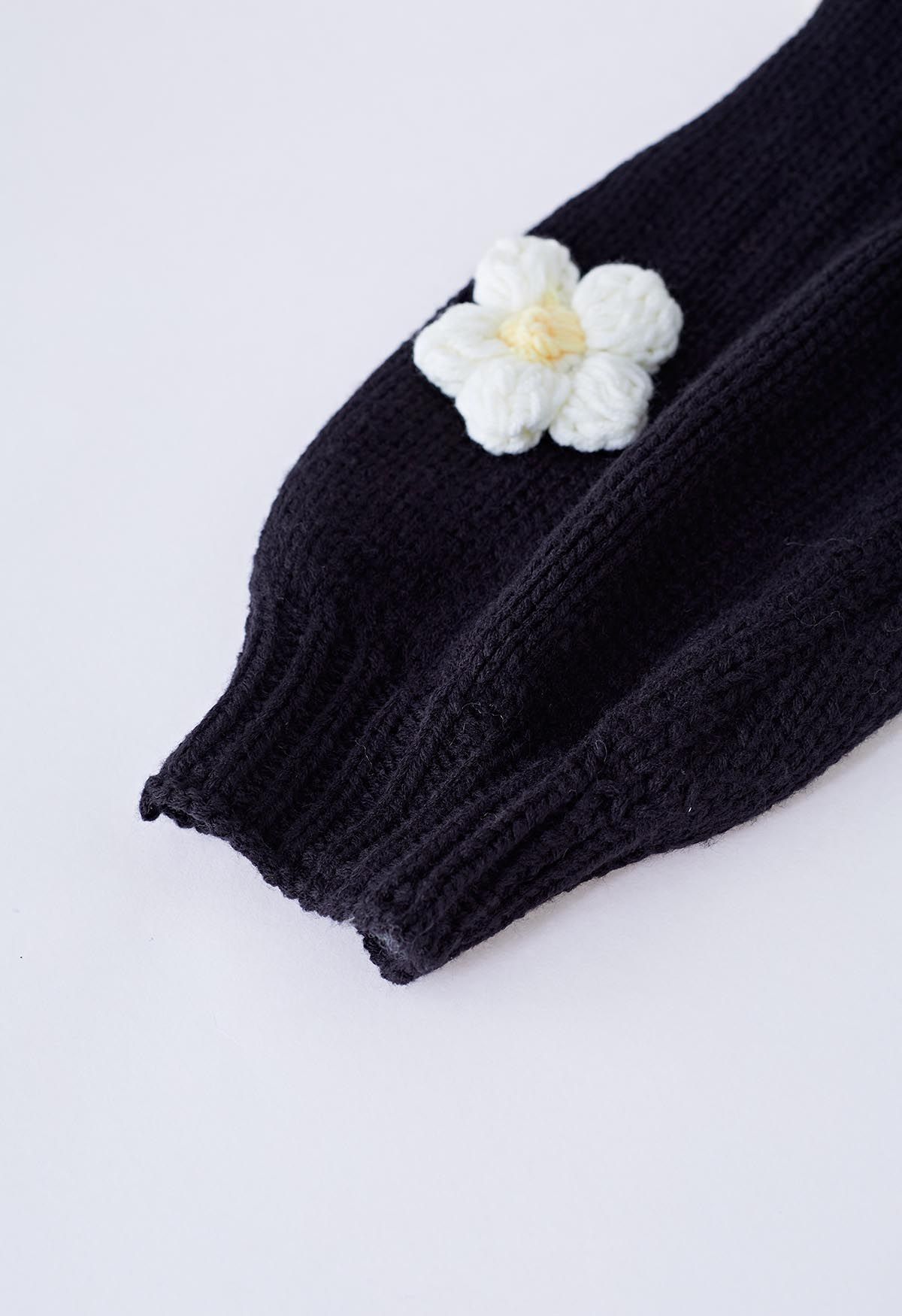 Cárdigan de punto con frente abierto y flores de puntada 3D en negro