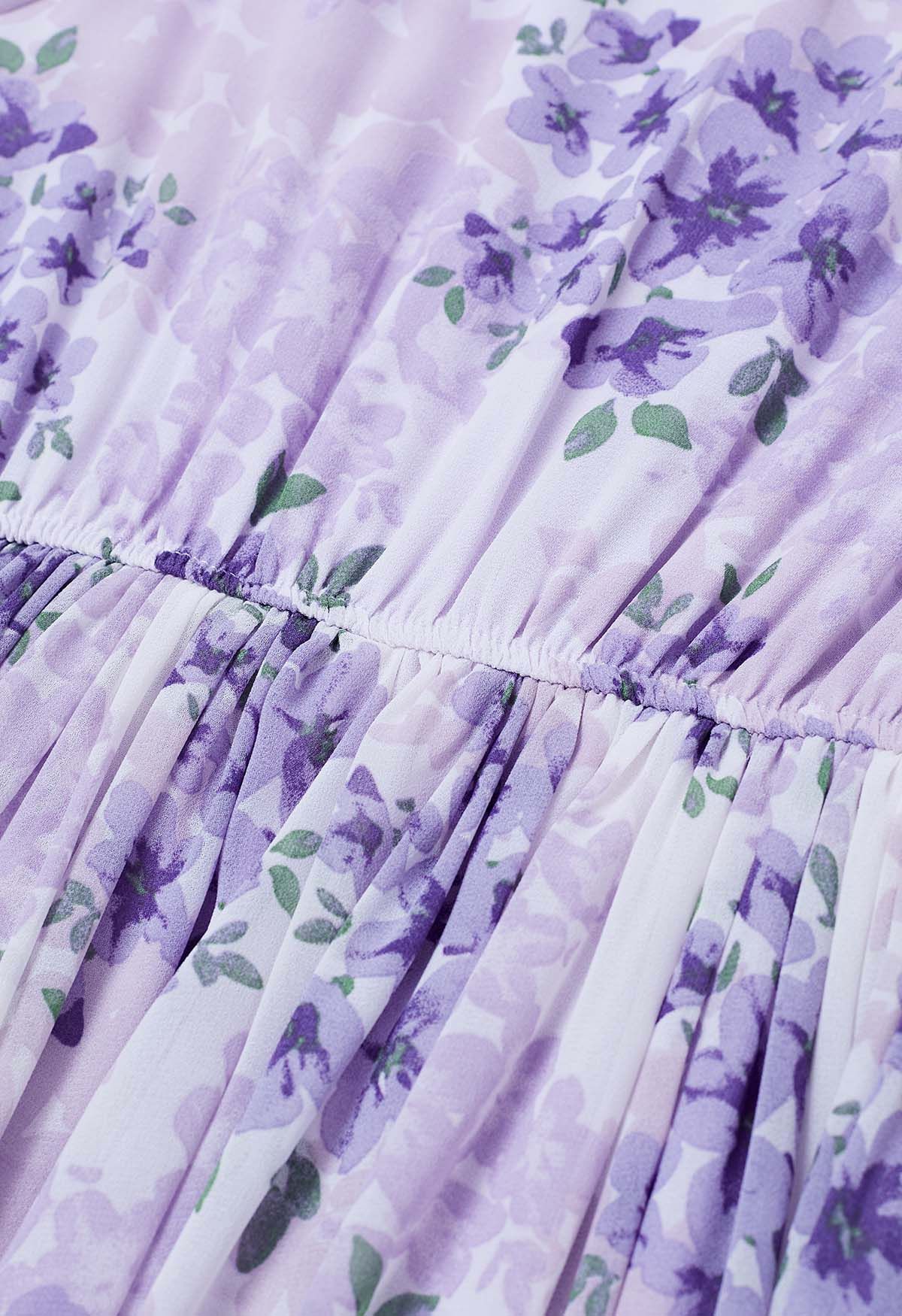 Vestido largo fruncido floral delicado en lila