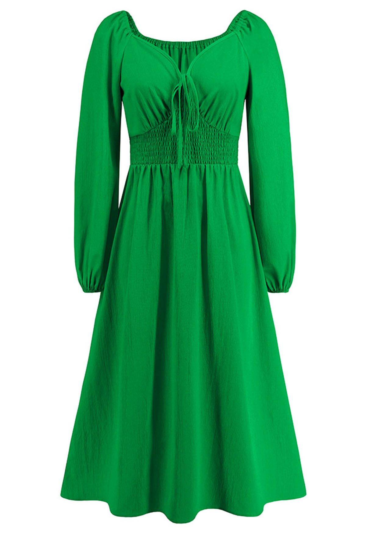 Vestido midi con escote en forma de corazón y lazo en la parte delantera en verde