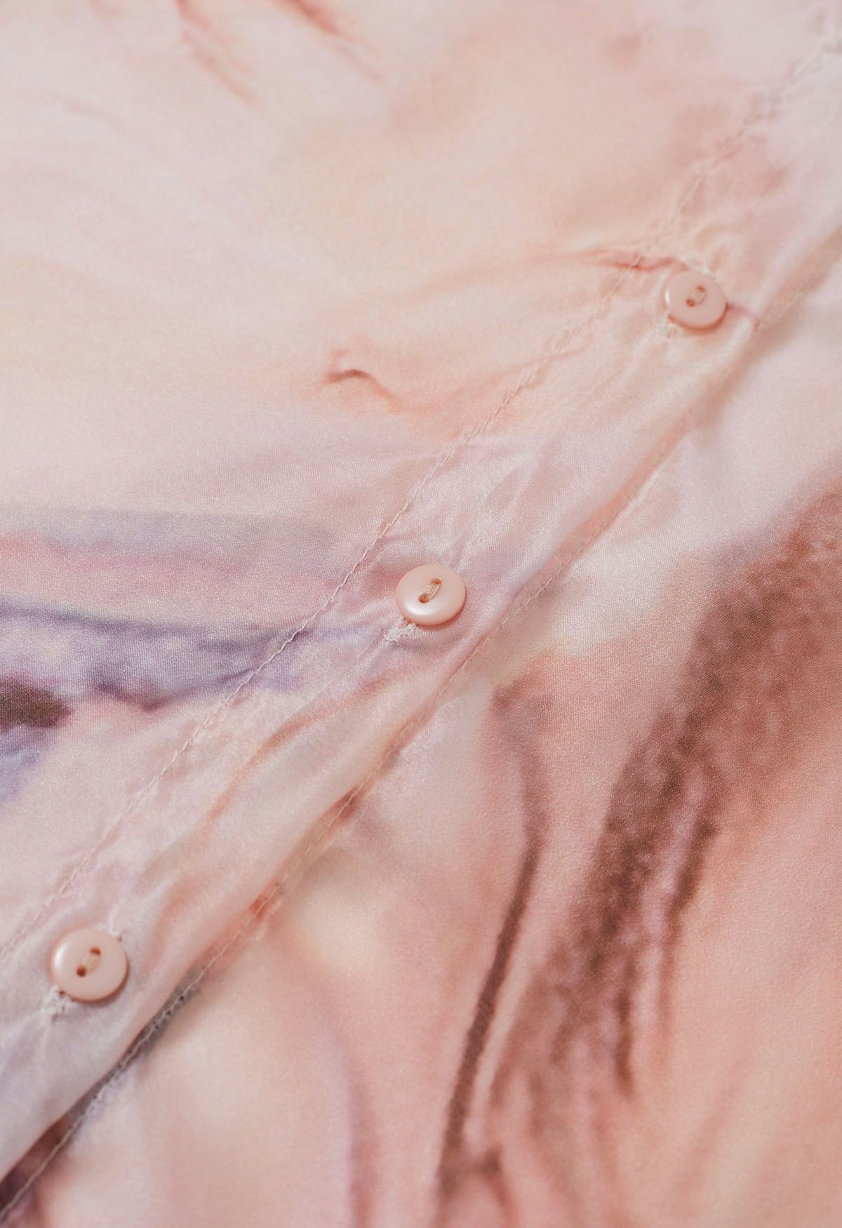 Elegante camisa transparente floral de acuarela con lazo en coral