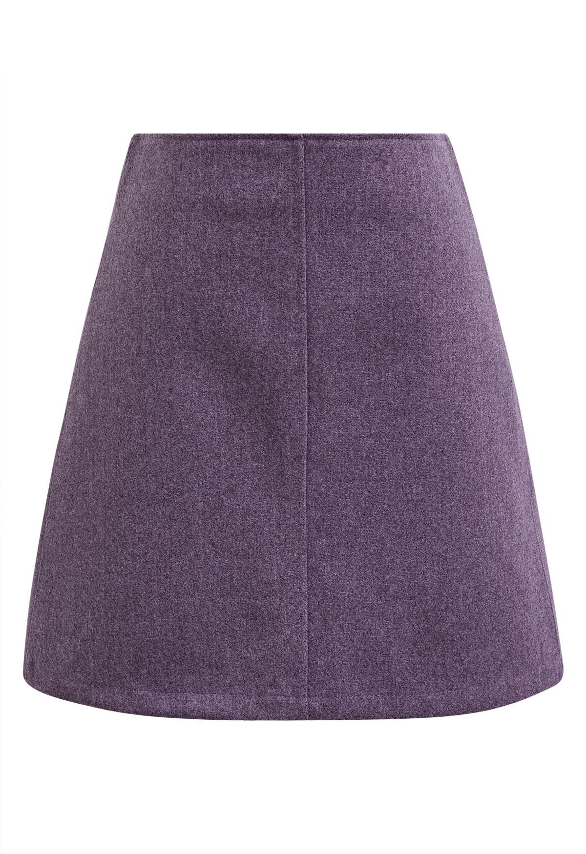 Elegante minifalda con costura central