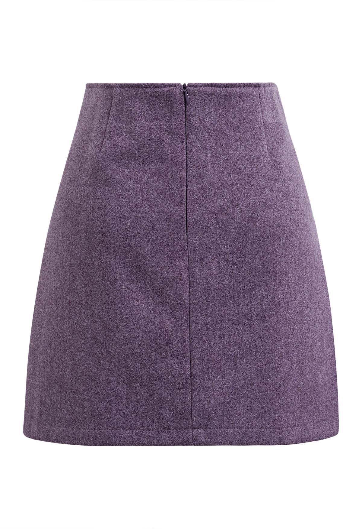 Elegante minifalda con costura central
