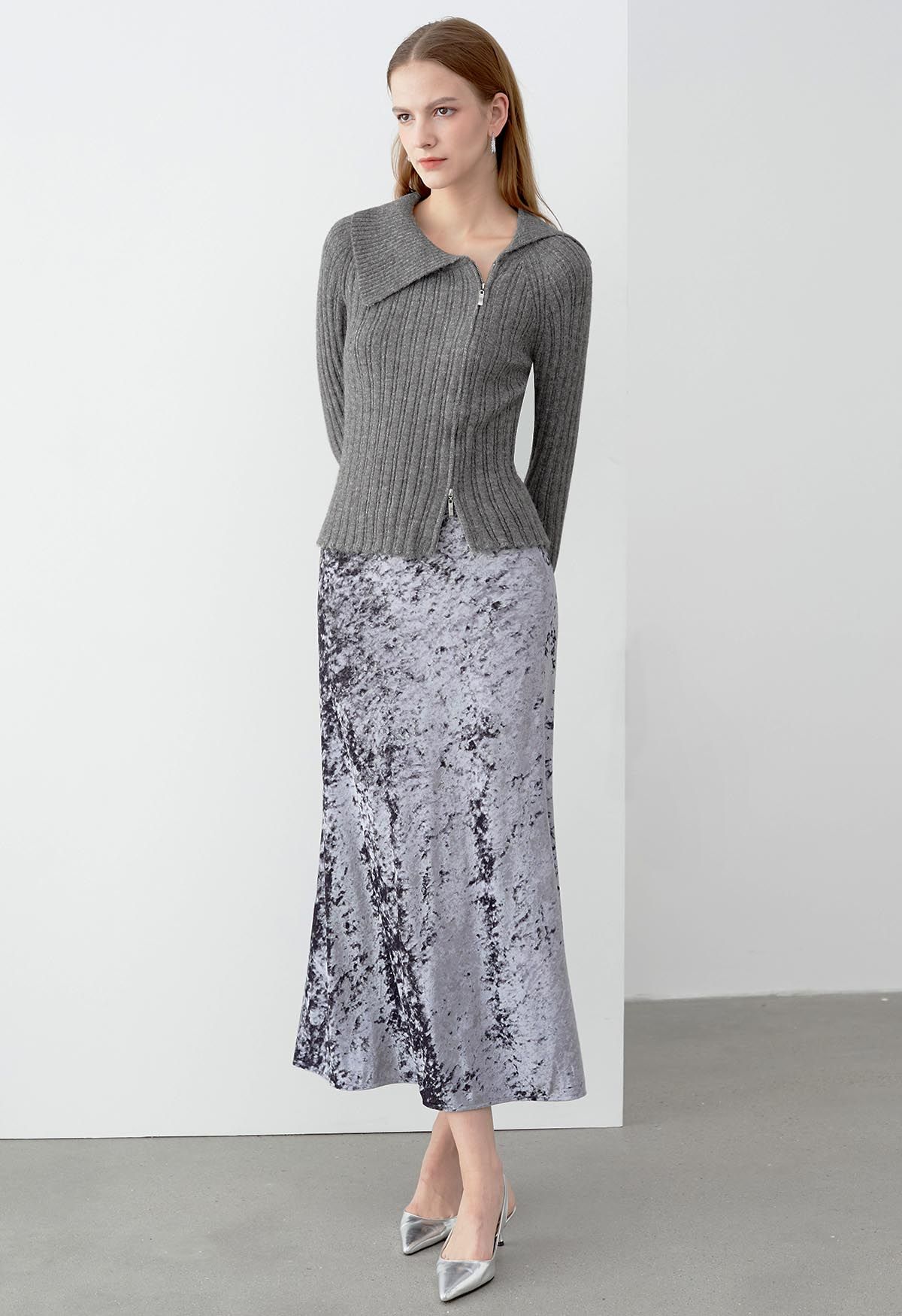 Falda larga de cintura alta de terciopelo suave en gris
