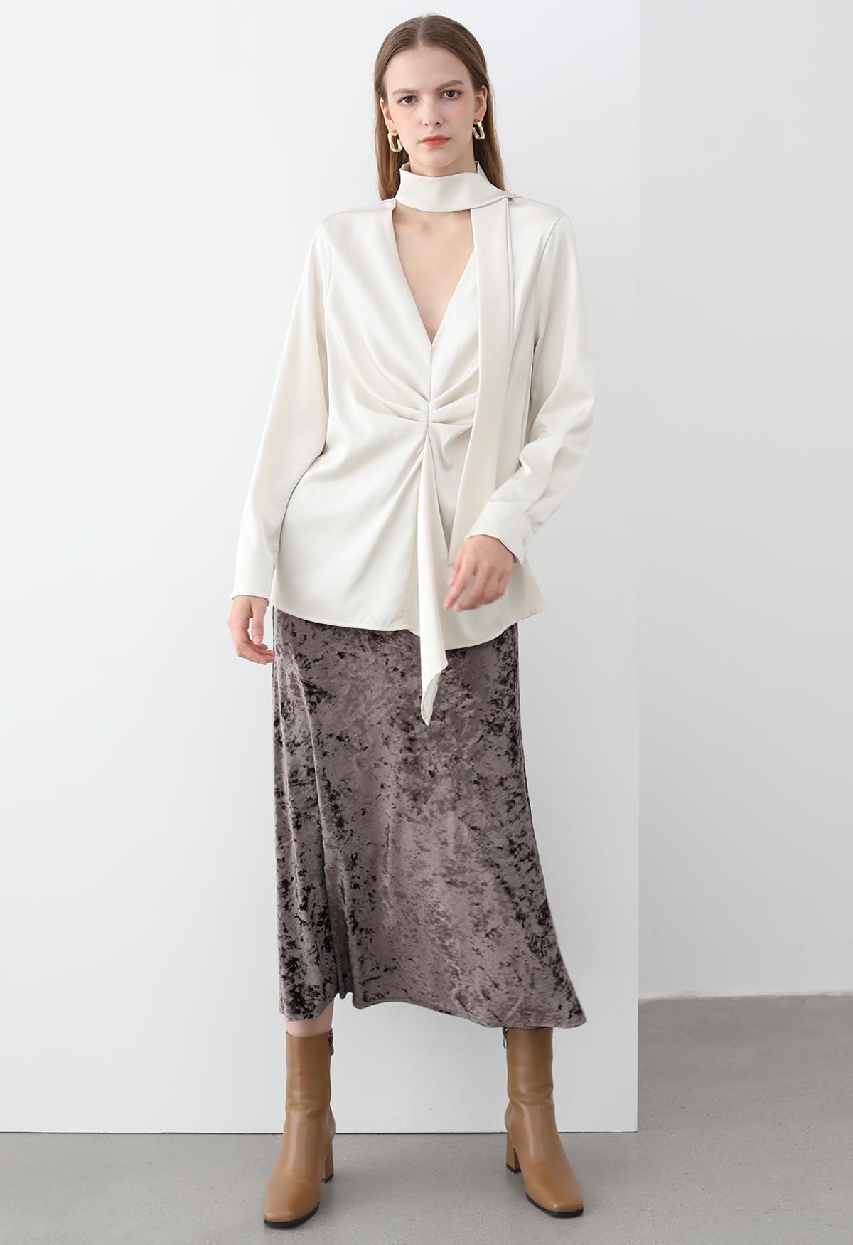 Falda larga de cintura alta de terciopelo suave en color caqui