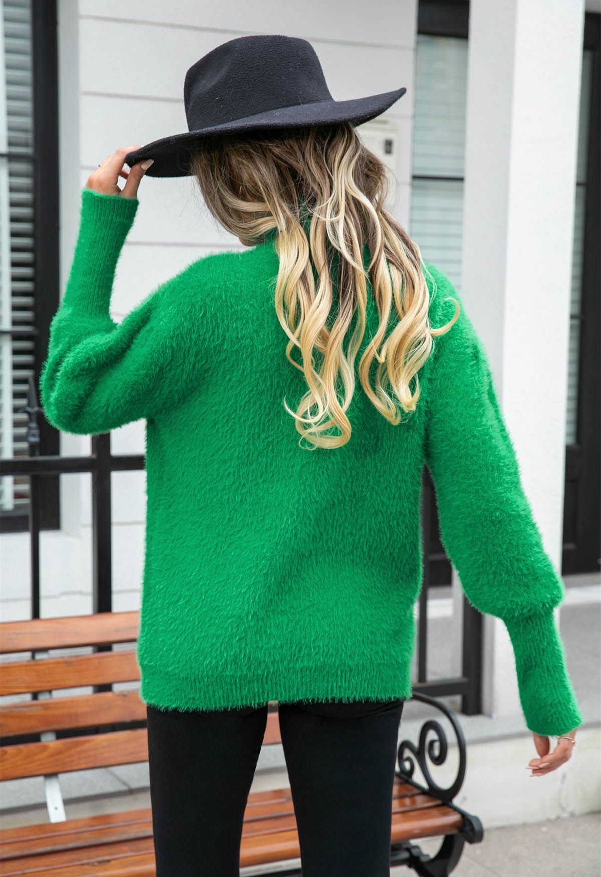 Jersey de punto borroso con cuello alto en verde de Cozy Perfection